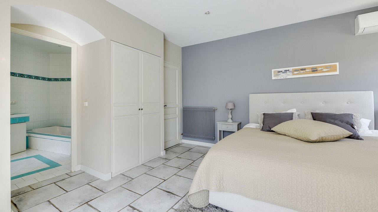 Photo of Bedroom in Mouans-Sartoux