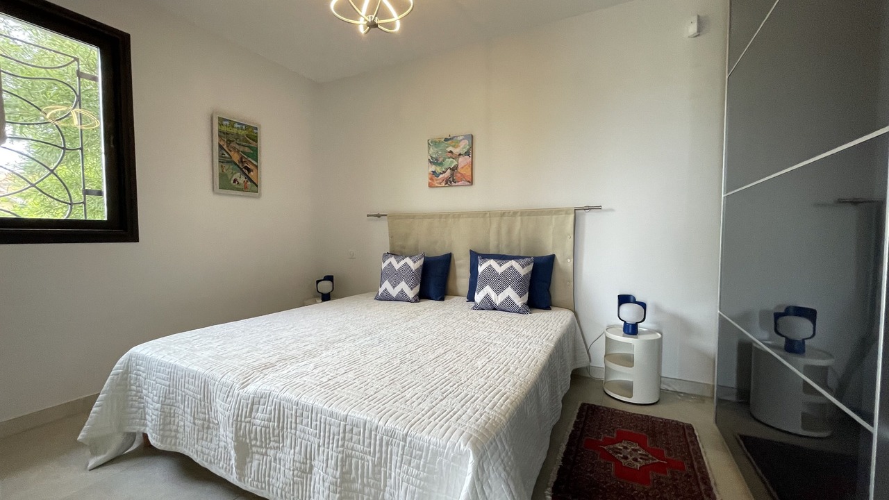 Photo of Bedroom in California - Pezou