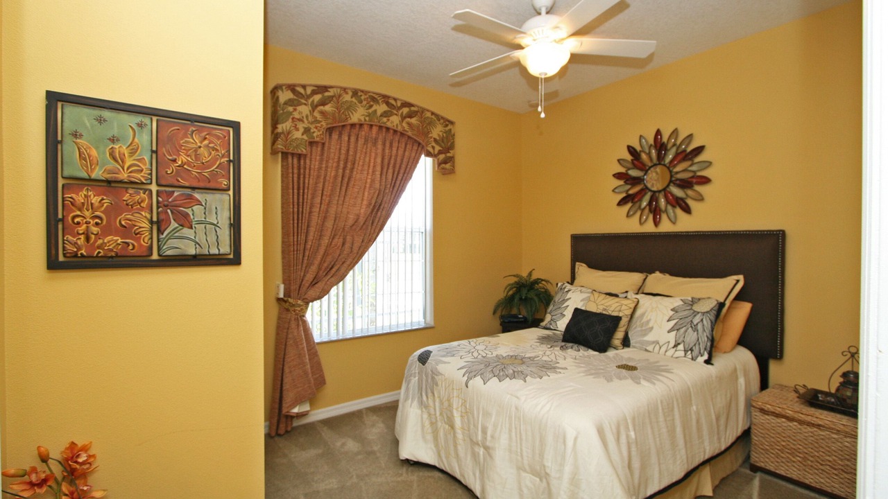 Photo of Bedroom in Crystal Cove