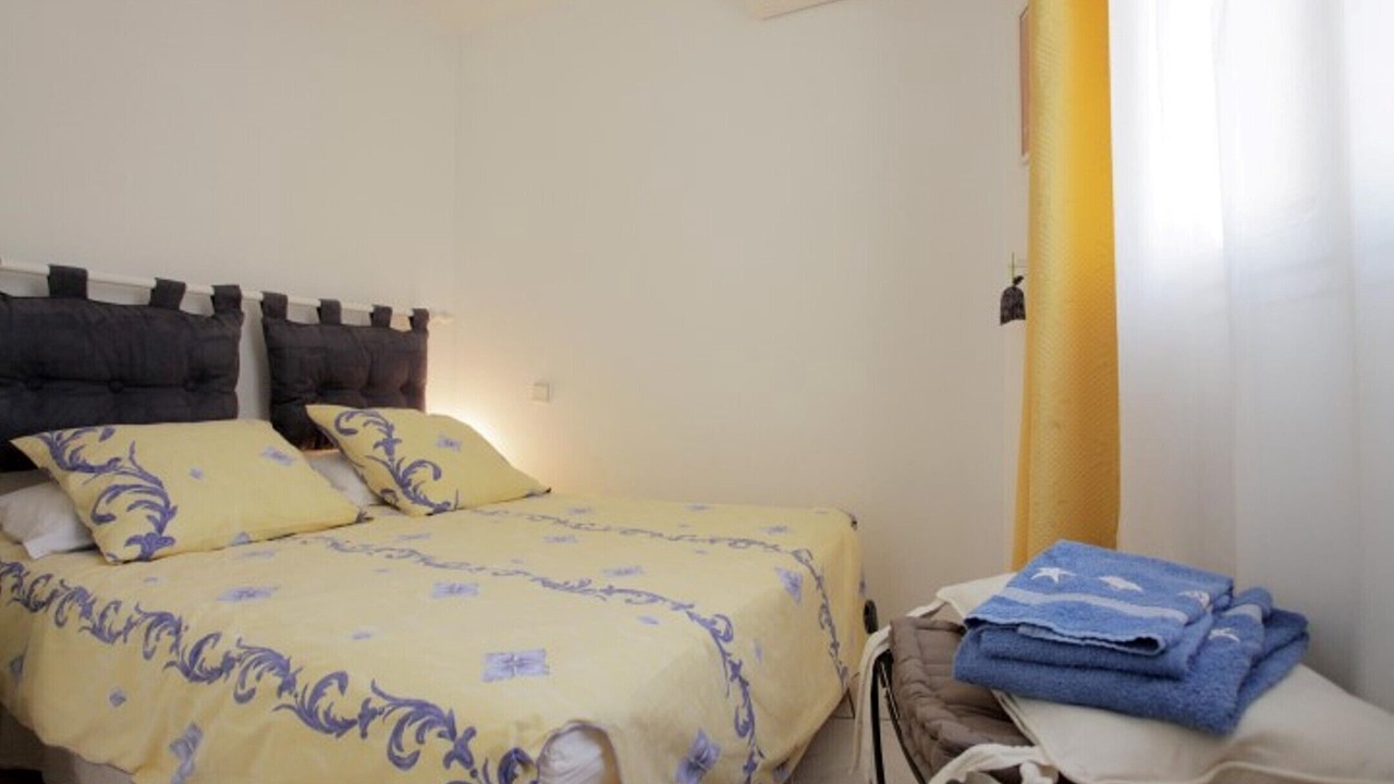 Photo of Bedroom in Mandelieu-La-Napoule