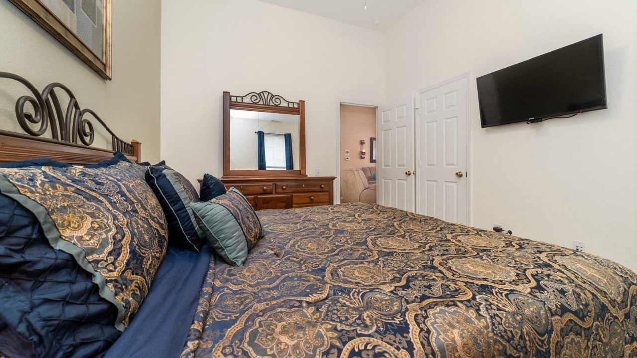 Photo of Bedroom in Windsor Palms