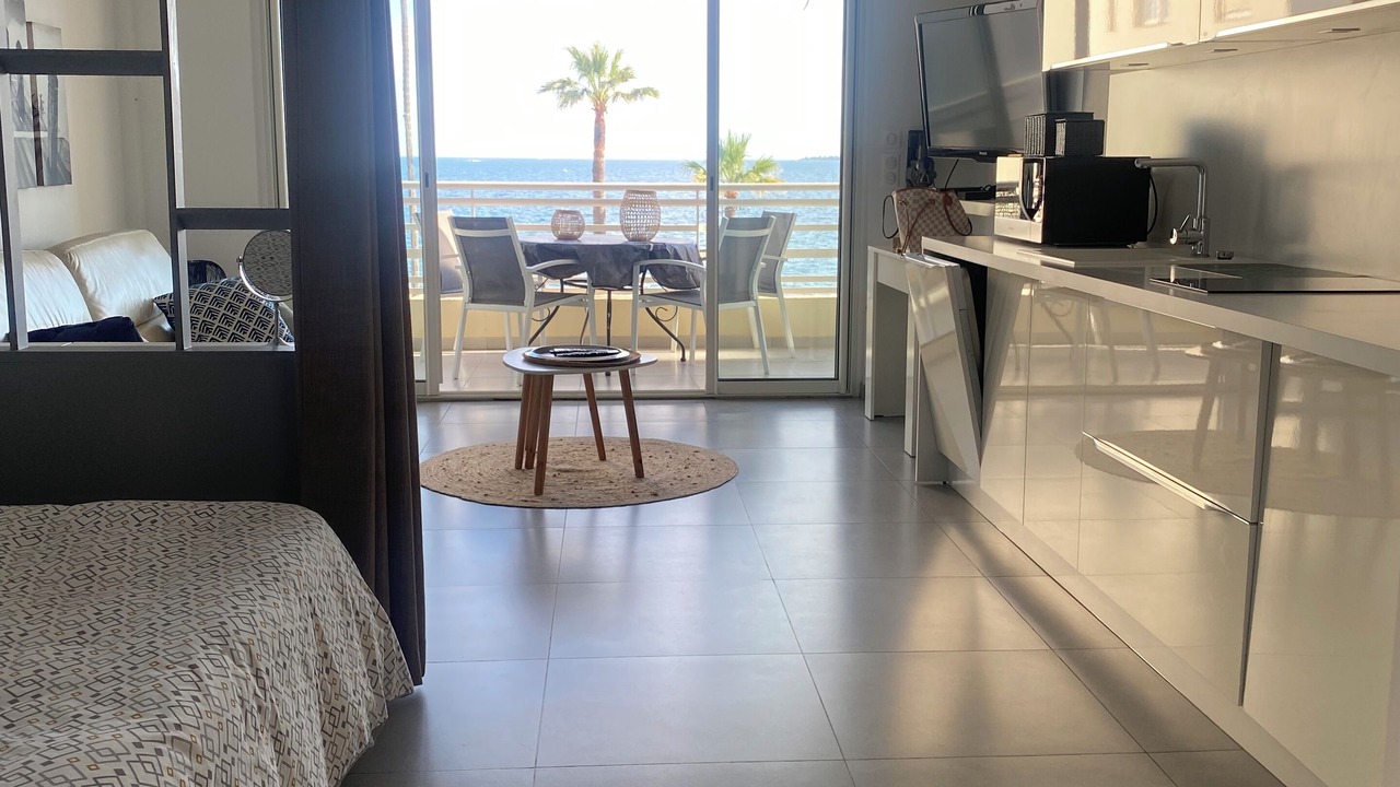 Photo of Bedroom in Juan-les-Pins