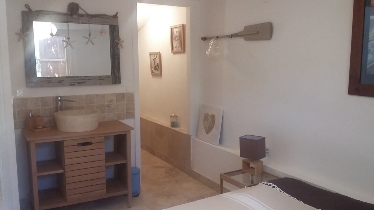 Photo of Bedroom in Saint-Raphael