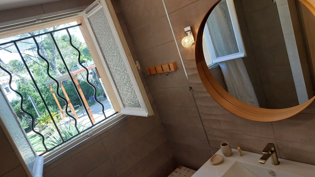 Photo of Bathroom in Saint-Raphael