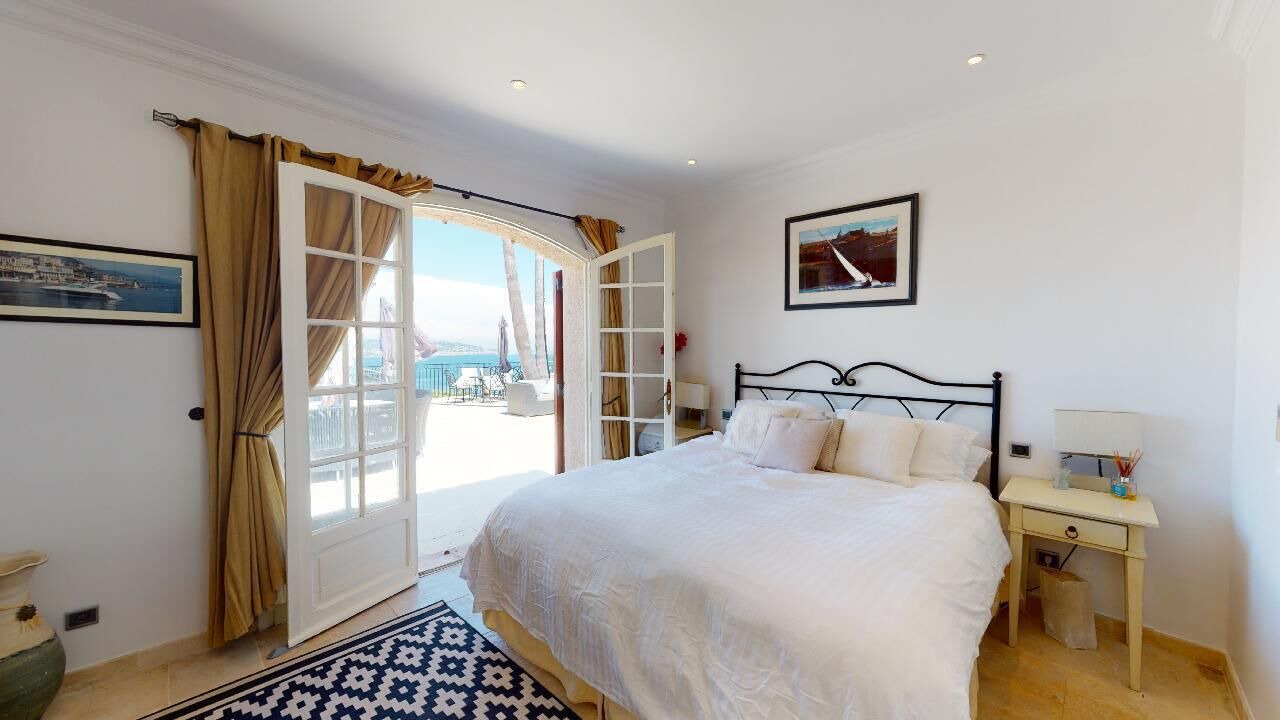 Photo of Bedroom in Theoule-sur-Mer