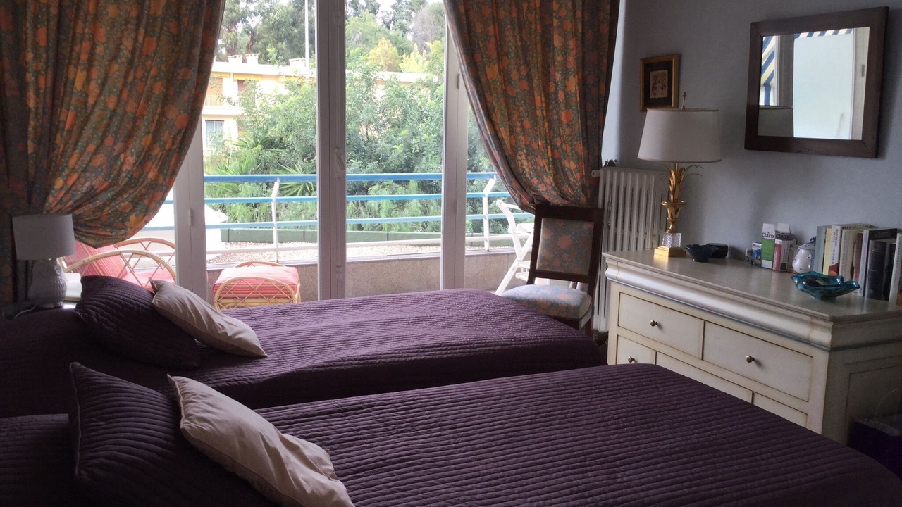 Photo of Bedroom in California - Pezou