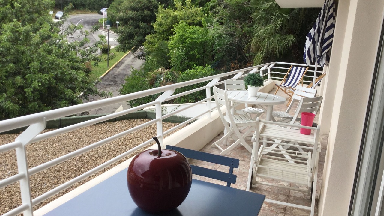 Photo of Outdoor in California - Pezou