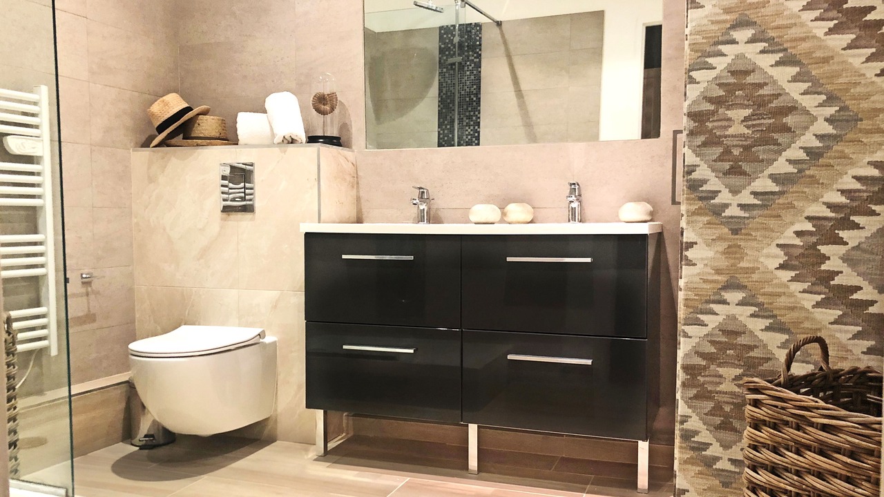 Photo of Bathroom in Cannes City Centre