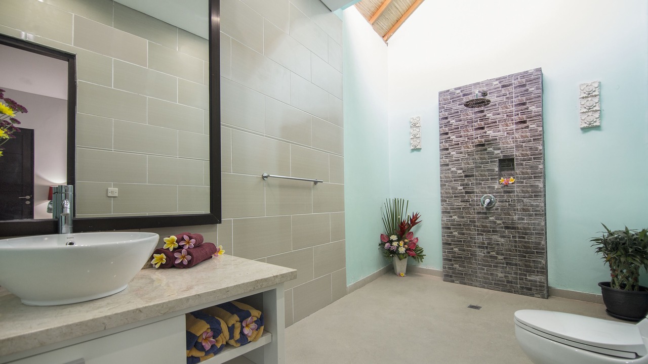 Photo of Bathroom in Sunset Road