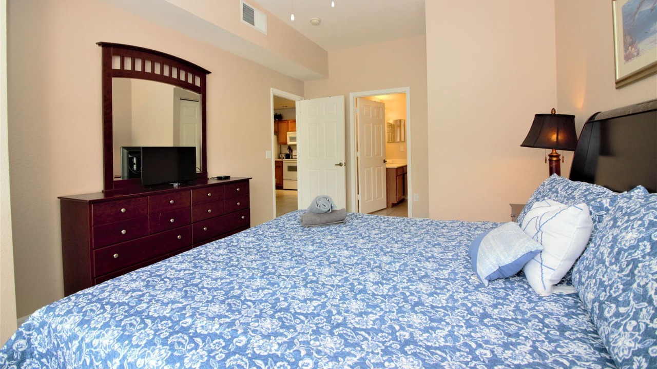 Photo of Bedroom in Venetian Bay Villages