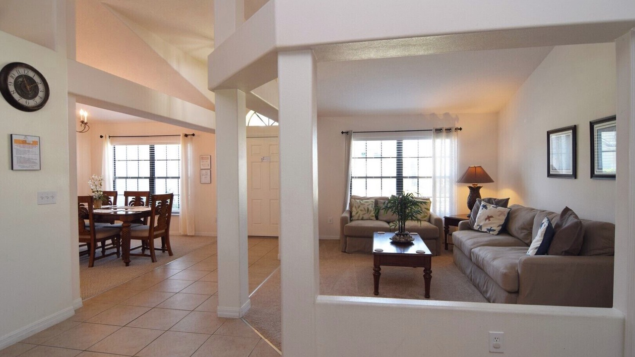 Photo of Livingroom in Legacy Park
