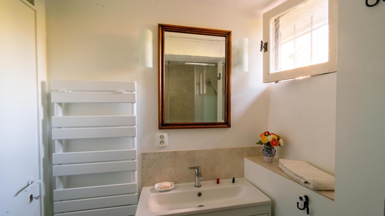 Photo of Bathroom in Biot