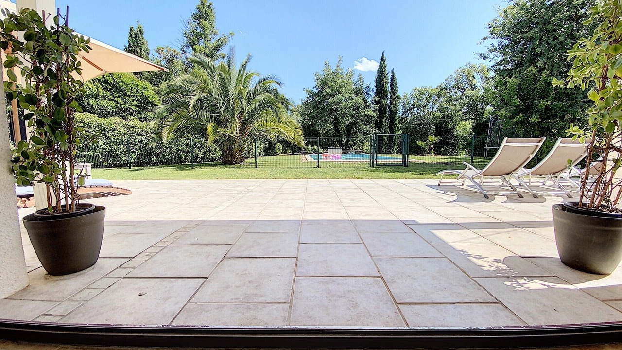 Photo of Patio Balcony in Saint-Paul-en-Foret