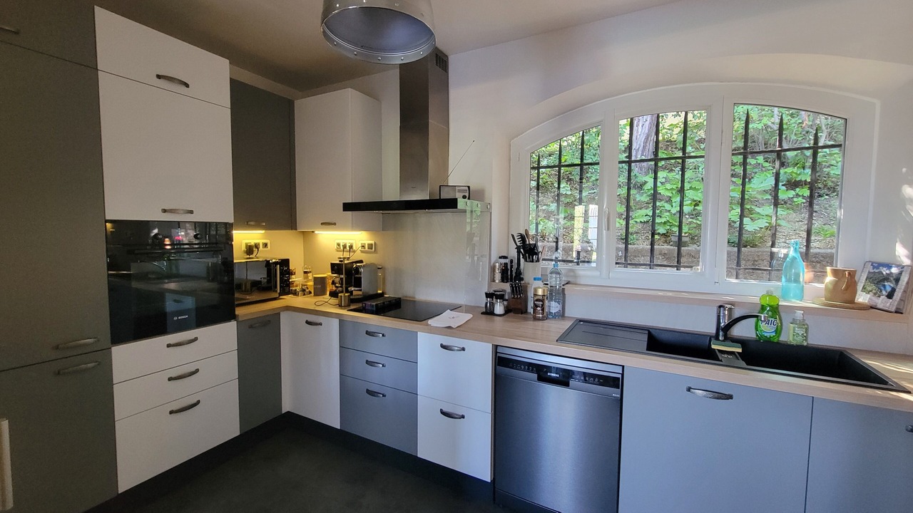 Photo of Kitchen in Gairaut