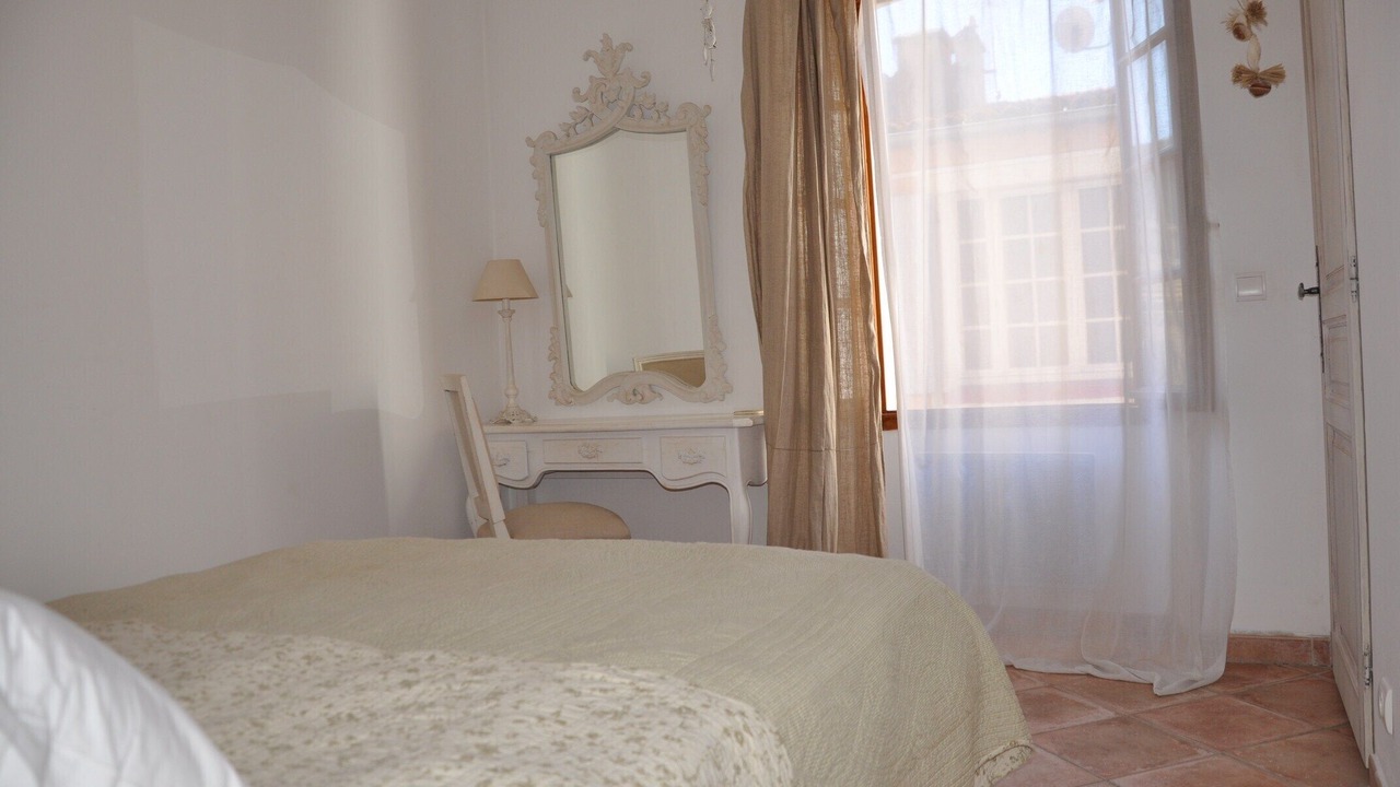 Photo of Bedroom in Saint-Tropez City Centre