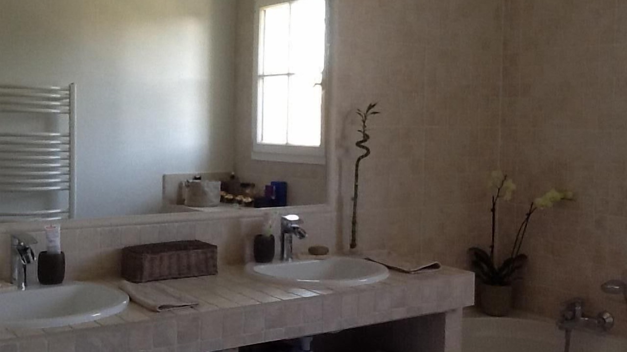 Photo of Bathroom in Biot