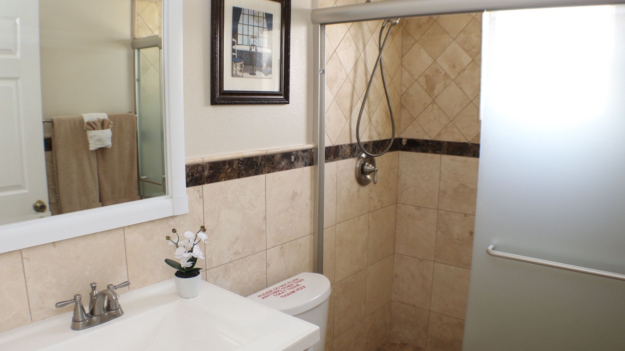 Photo of Bathroom in Windward Cay