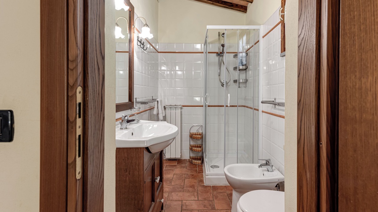 Photo of Bathroom in Calci