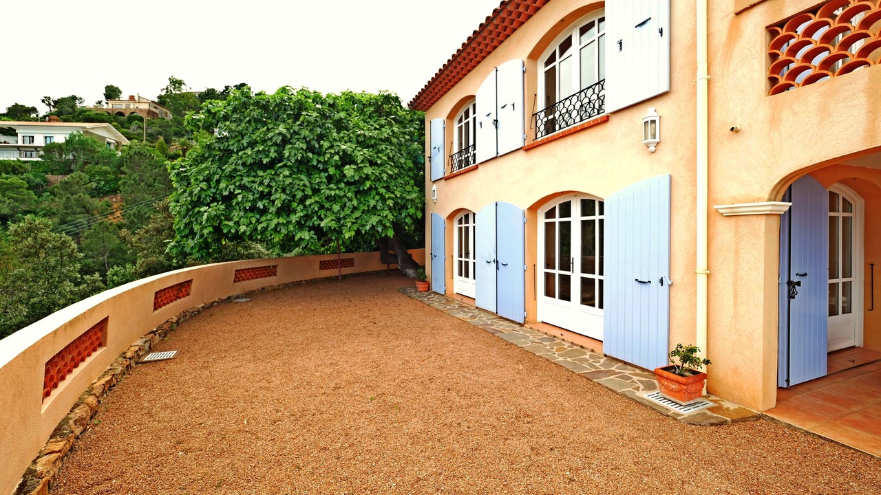 Photo of Outdoor in Espero-Pax