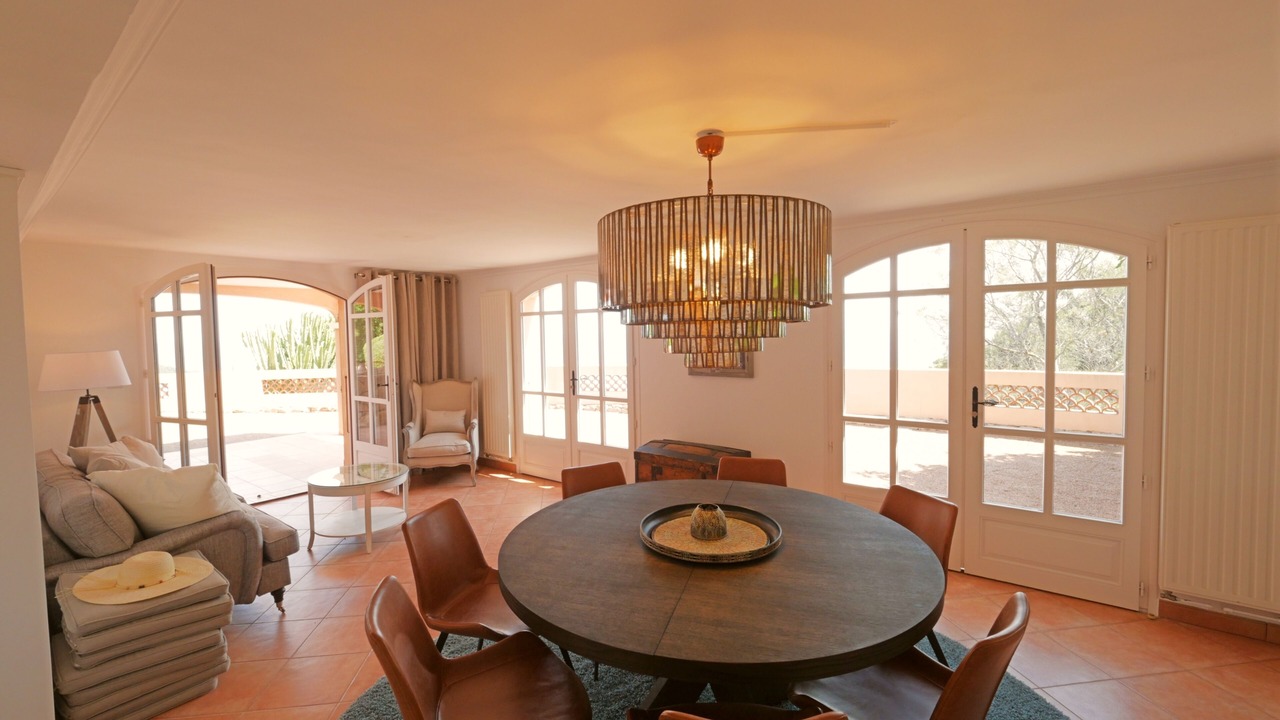 Photo of Bedroom in Espero-Pax