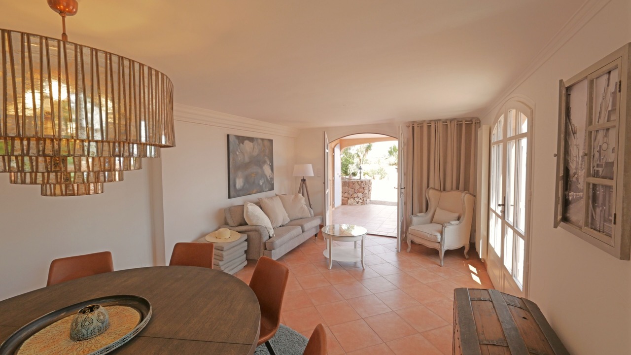 Photo of Bedroom in Espero-Pax