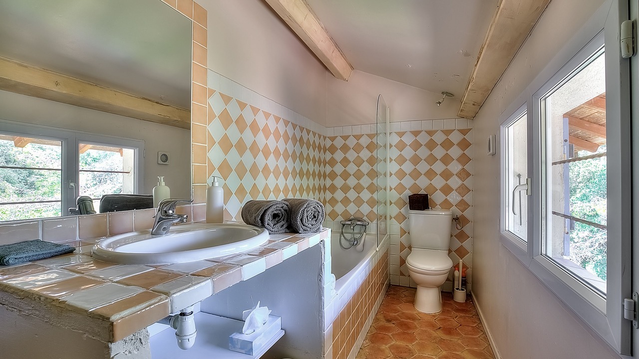 Photo of Bathroom in La Roquette-sur-Siagne
