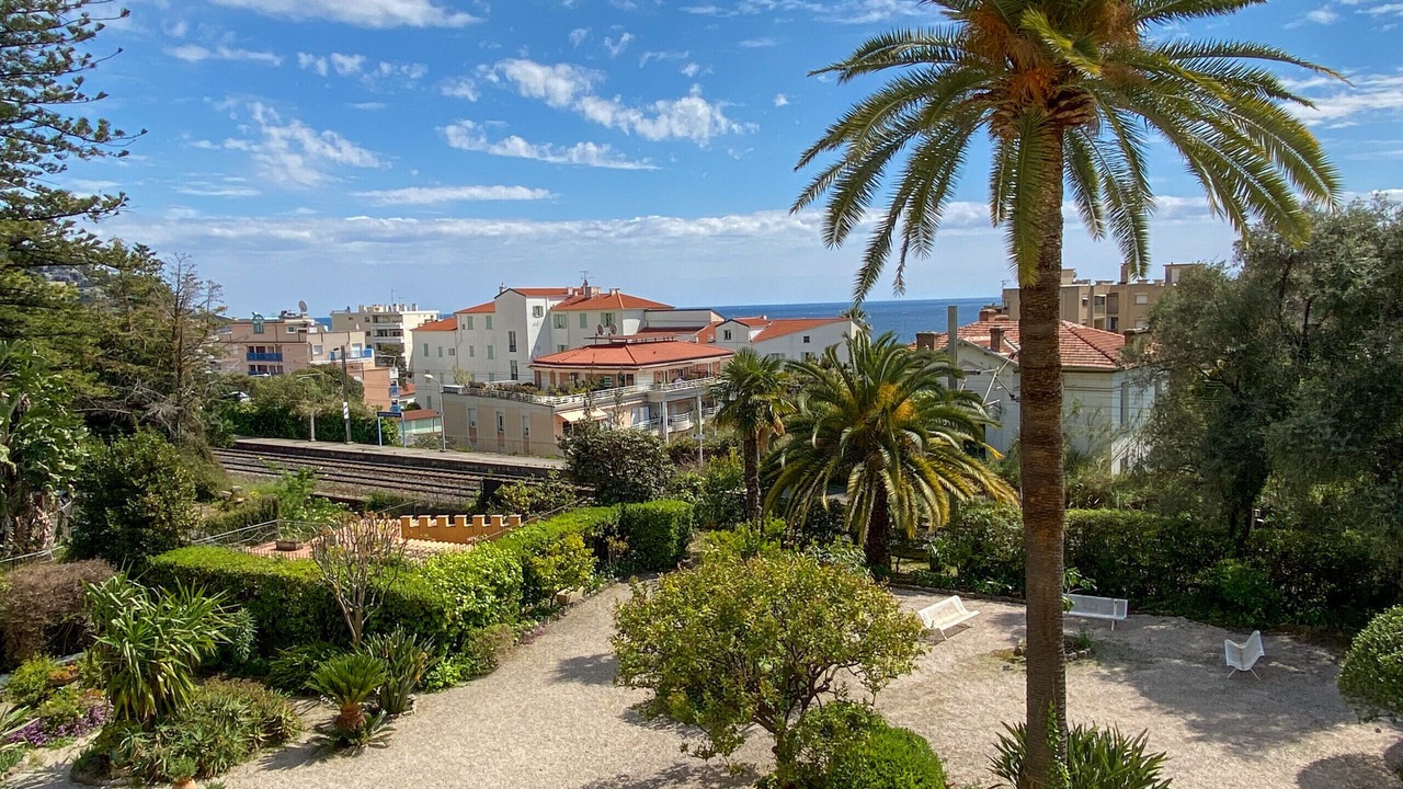Photo of Others in Menton