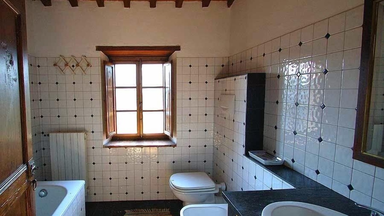 Photo of Bathroom in Buti