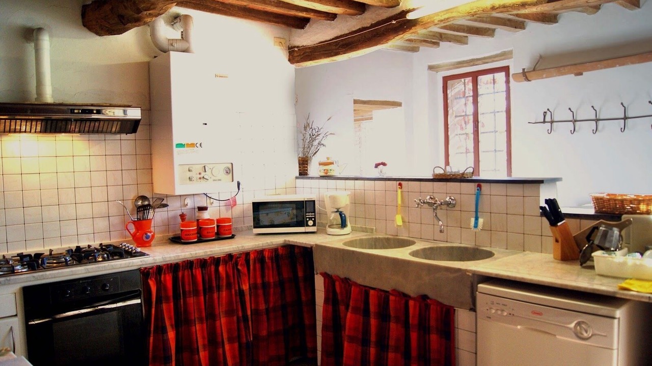 Photo of Kitchen in Buti