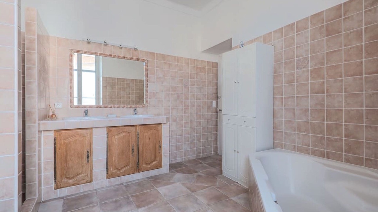 Photo of Bathroom in Riou - Petit Juas - Av de Grasse