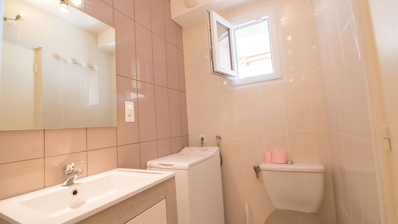 Photo of Bathroom in Plaine de la Brague
