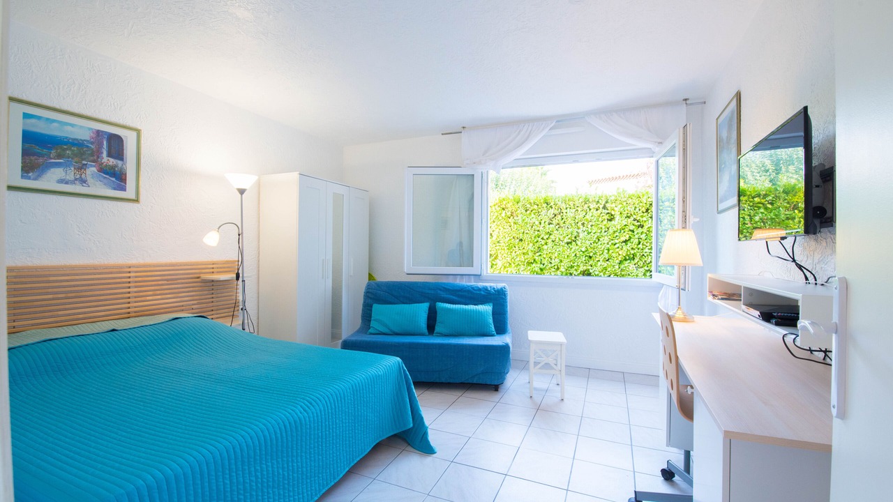 Photo of Bedroom in Plaine de la Brague