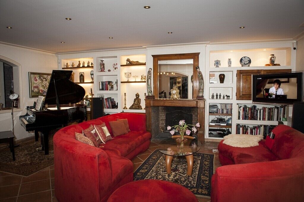 Photo of Livingroom in Saint Pierre de Feric