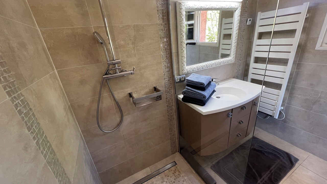 Photo of Bathroom in Aspremont