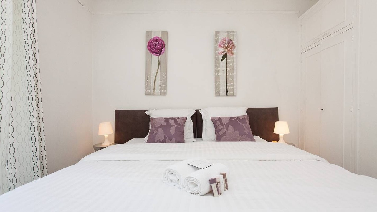 Photo of Bedroom in Cannes City Centre