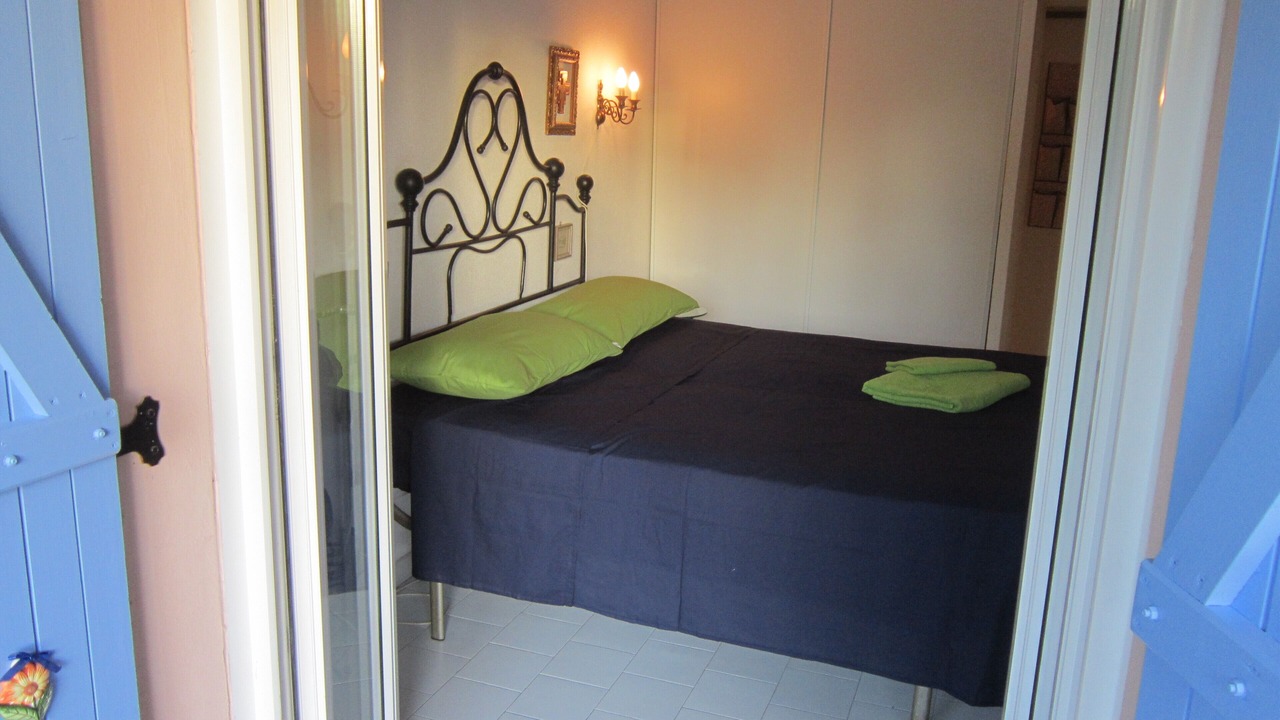 Photo of Bedroom in Mandelieu-La-Napoule