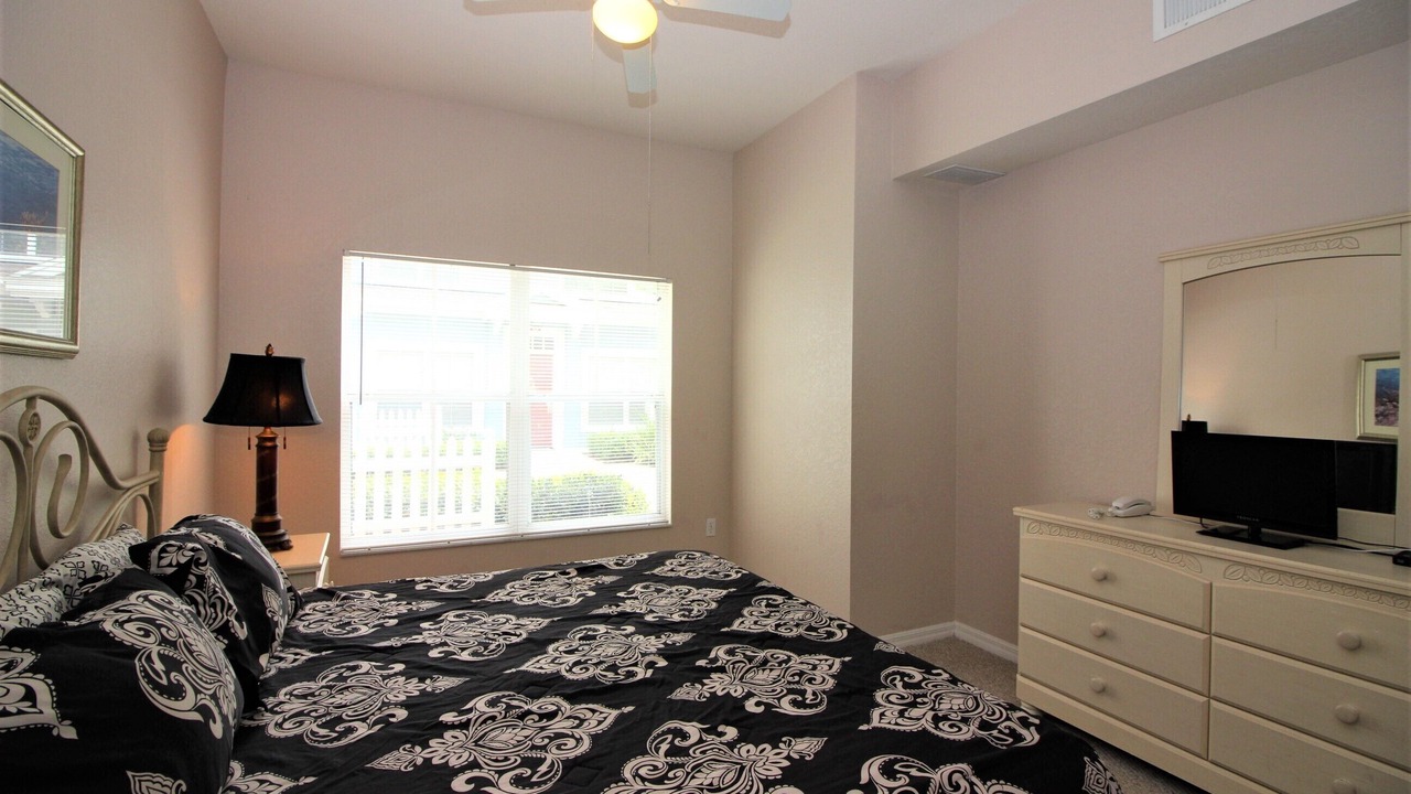 Photo of Bedroom in Venetian Bay Villages