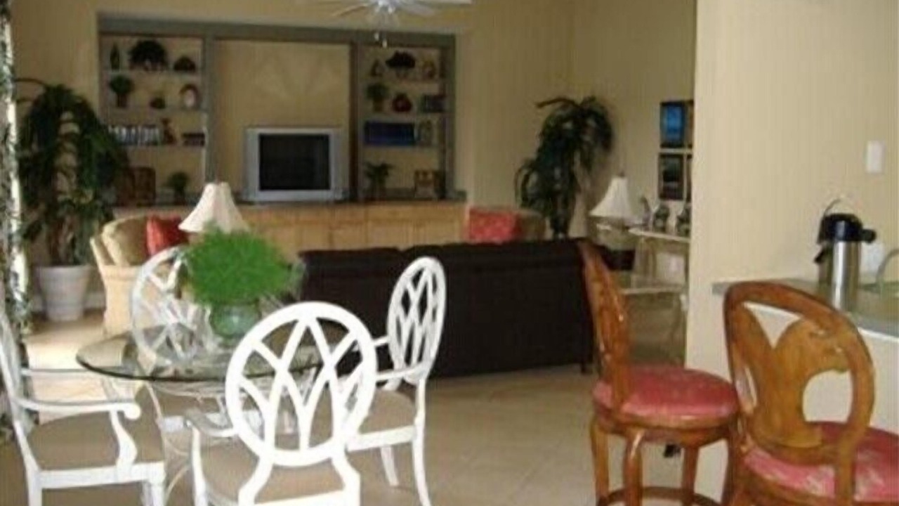 Photo of Livingroom in Venetian Bay Villages