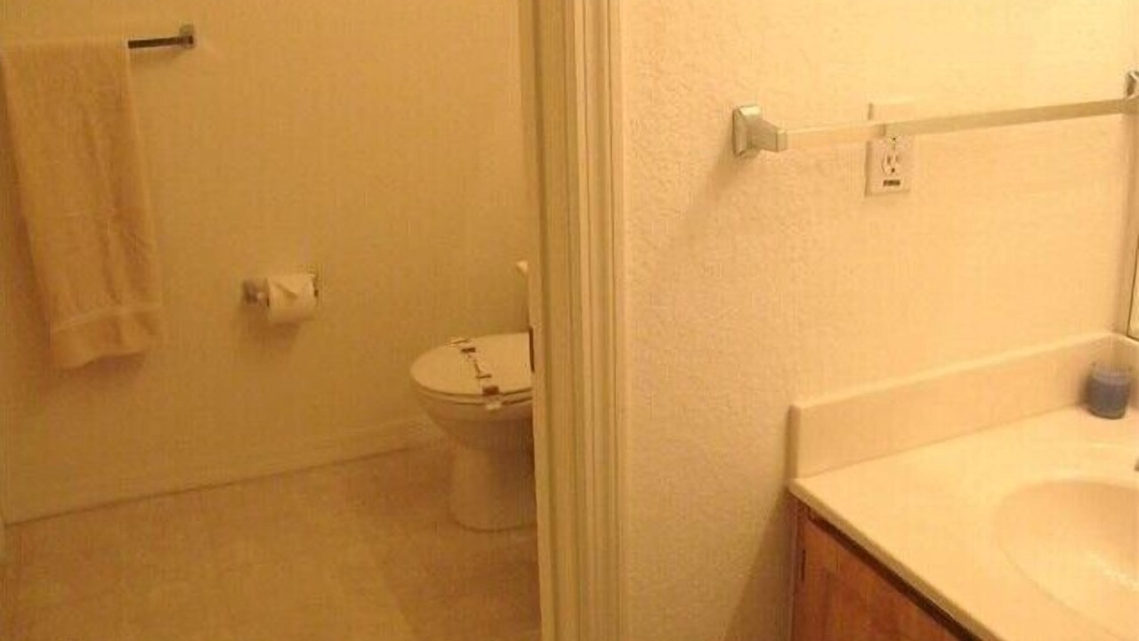 Photo of Bathroom in Venetian Bay Villages
