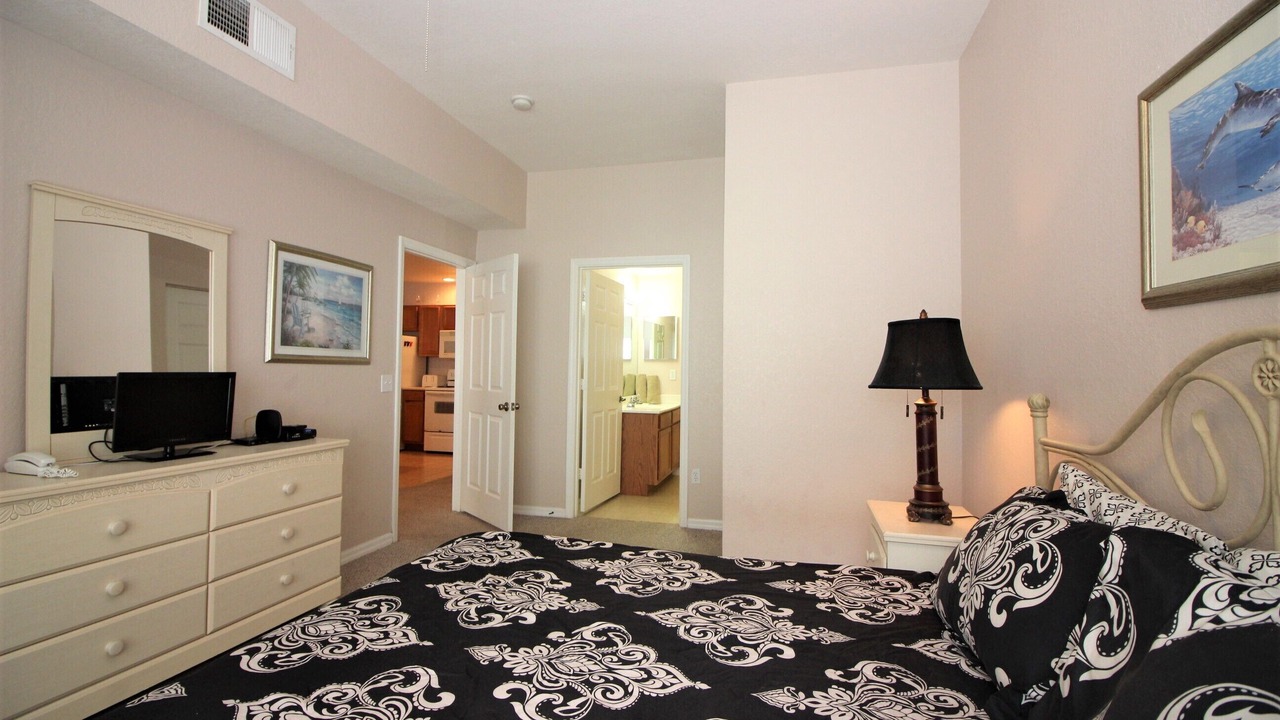 Photo of Bedroom in Venetian Bay Villages