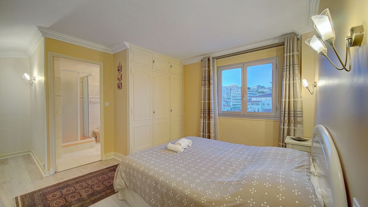 Photo of Bedroom in Cannes Old Town