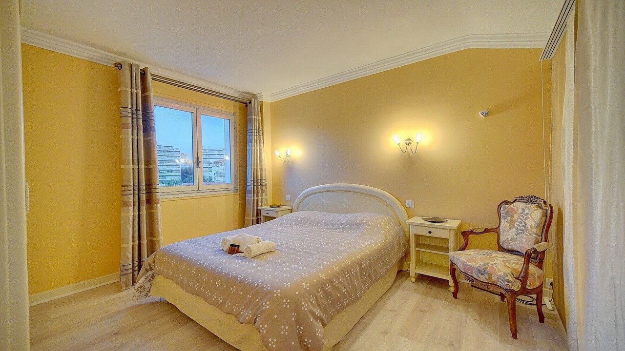 Photo of Bedroom in Cannes Old Town