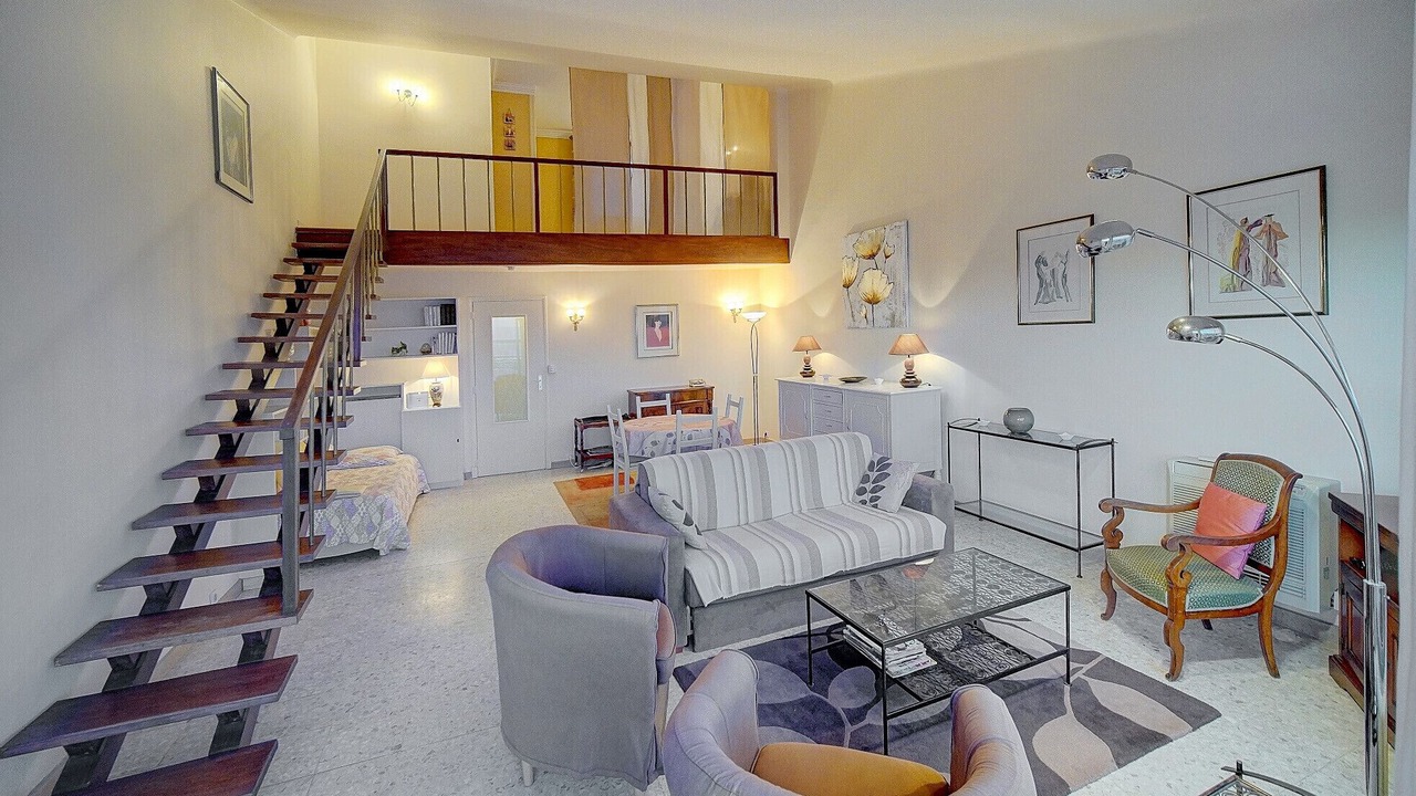 Photo of Livingroom in Cannes Old Town