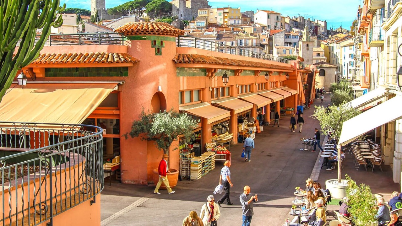 Photo of Others in Cannes Old Town