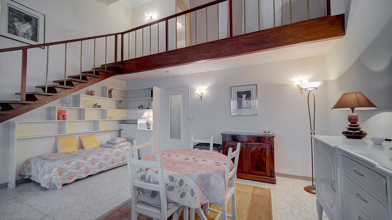 Photo of Bedroom in Cannes Old Town