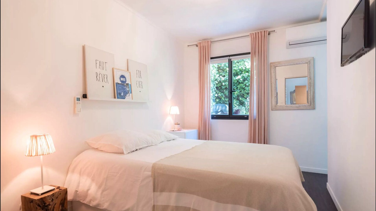 Photo of Bedroom in Falicon