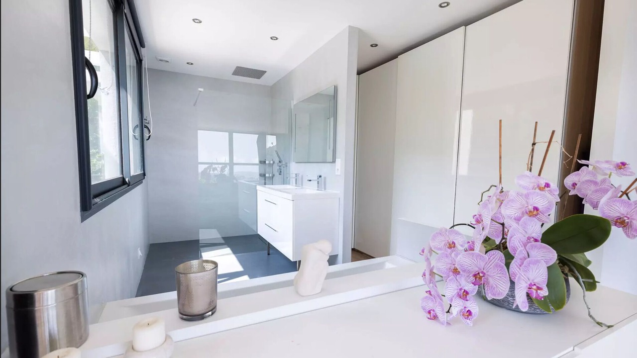 Photo of Bathroom in Falicon