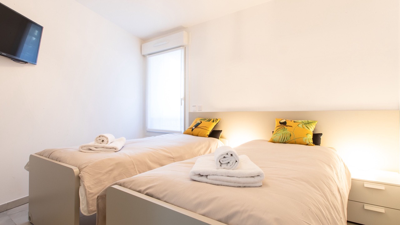 Photo of Bedroom in California - Pezou