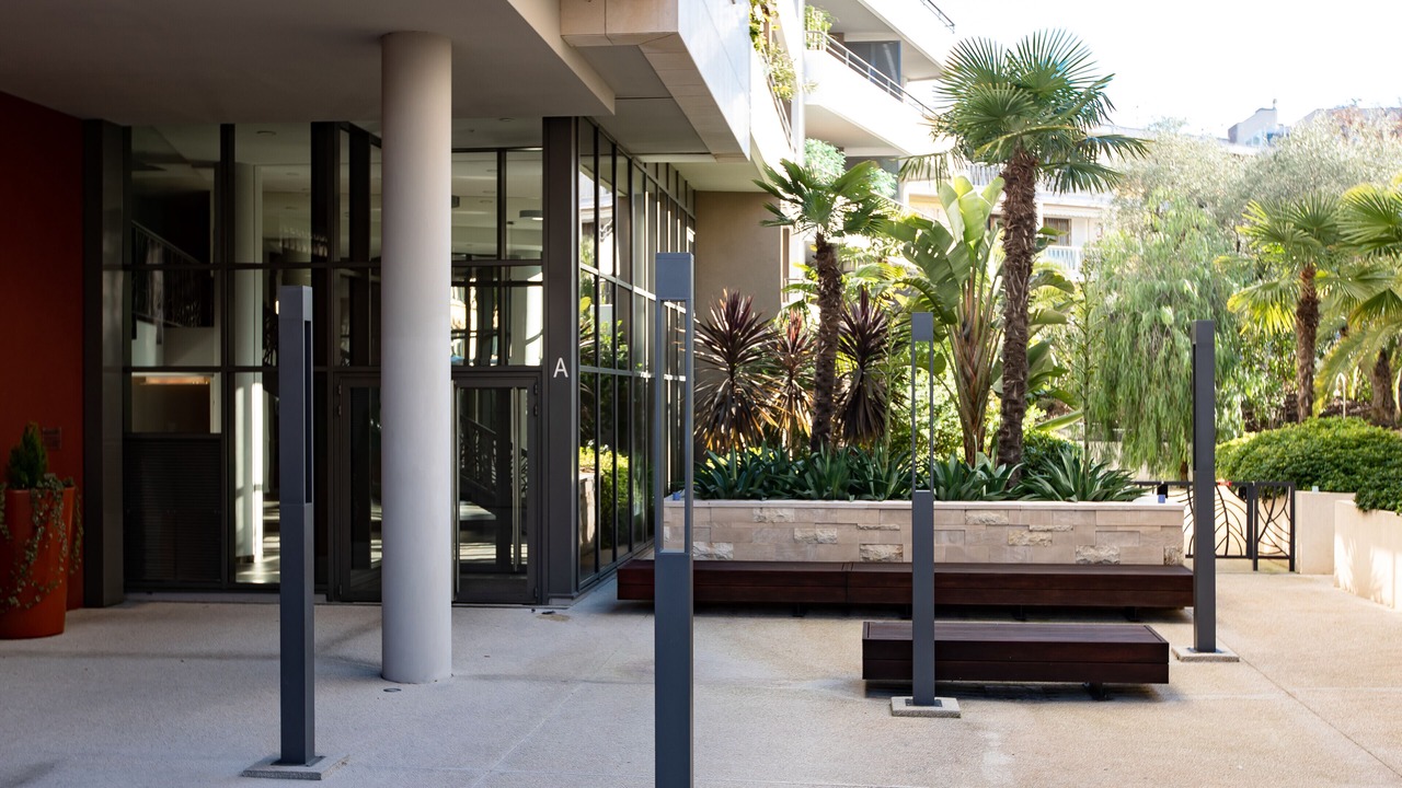 Photo of Outdoor in California - Pezou