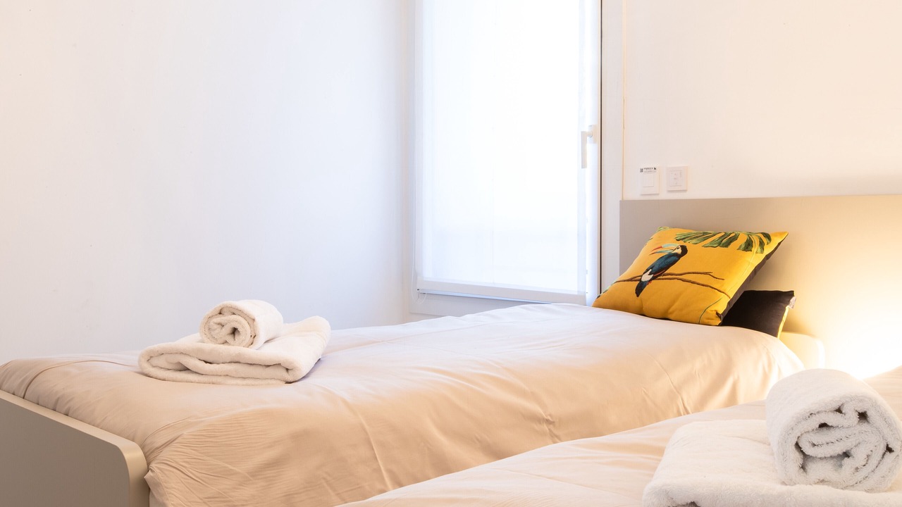 Photo of Bedroom in California - Pezou